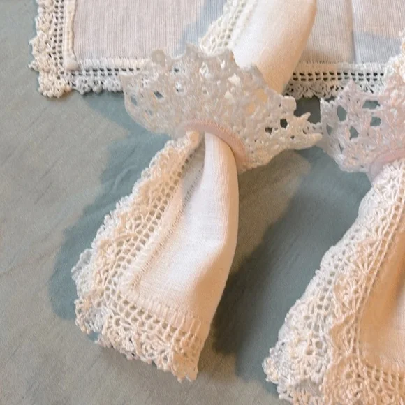 Gorgeous Vintage Crochet Set - Picture 3 of 16